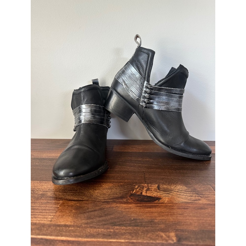 Diba Skyler Black Leather Silver Harness Ankle Boots Womens Size 9 Studded Edgy